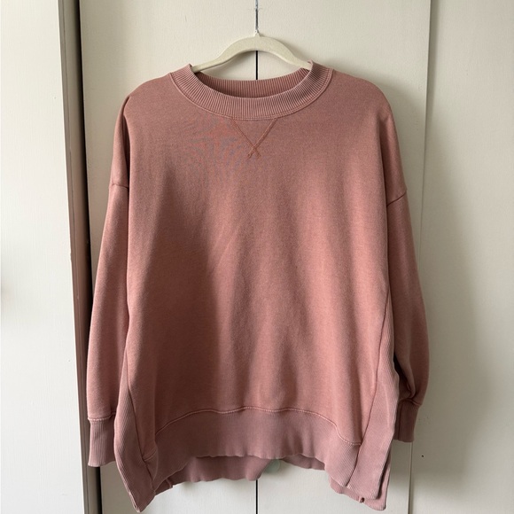 aerie Sweaters - Aerie Women’s Crewneck Sweatshirt Pink Oversized Crewneck Side Slits Size L